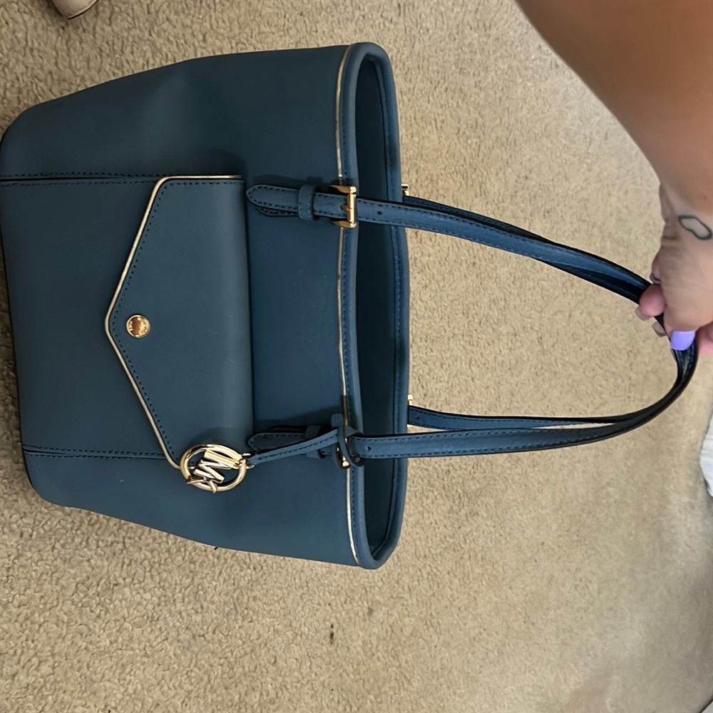 Like new purse